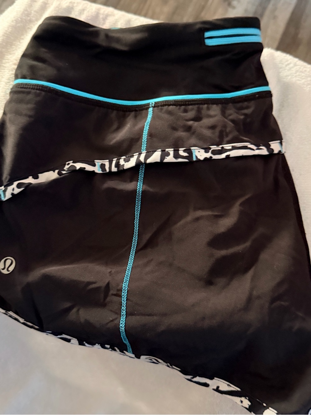 Lululemon Black Athletic Skirt with Teal Trim